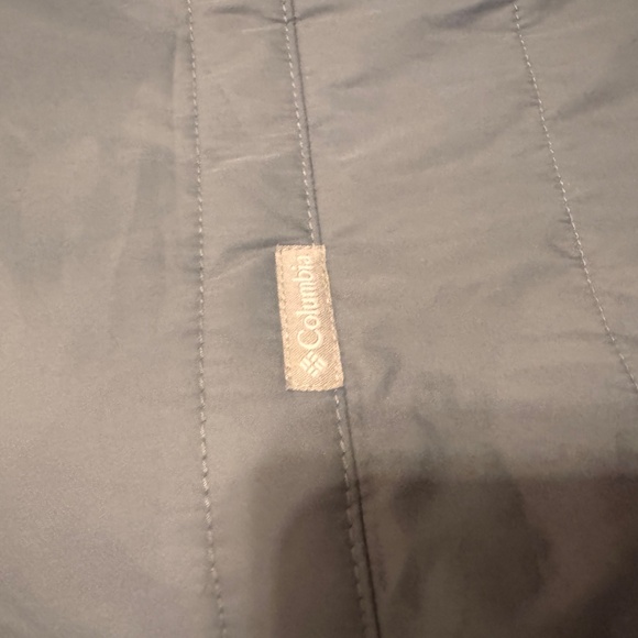 Columbia Women's Light gray Vest fleece lined size small - Picture 7 of 7